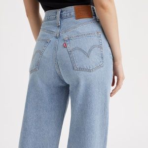 NWT Levi’s Ribcage Wide Leg Jeans